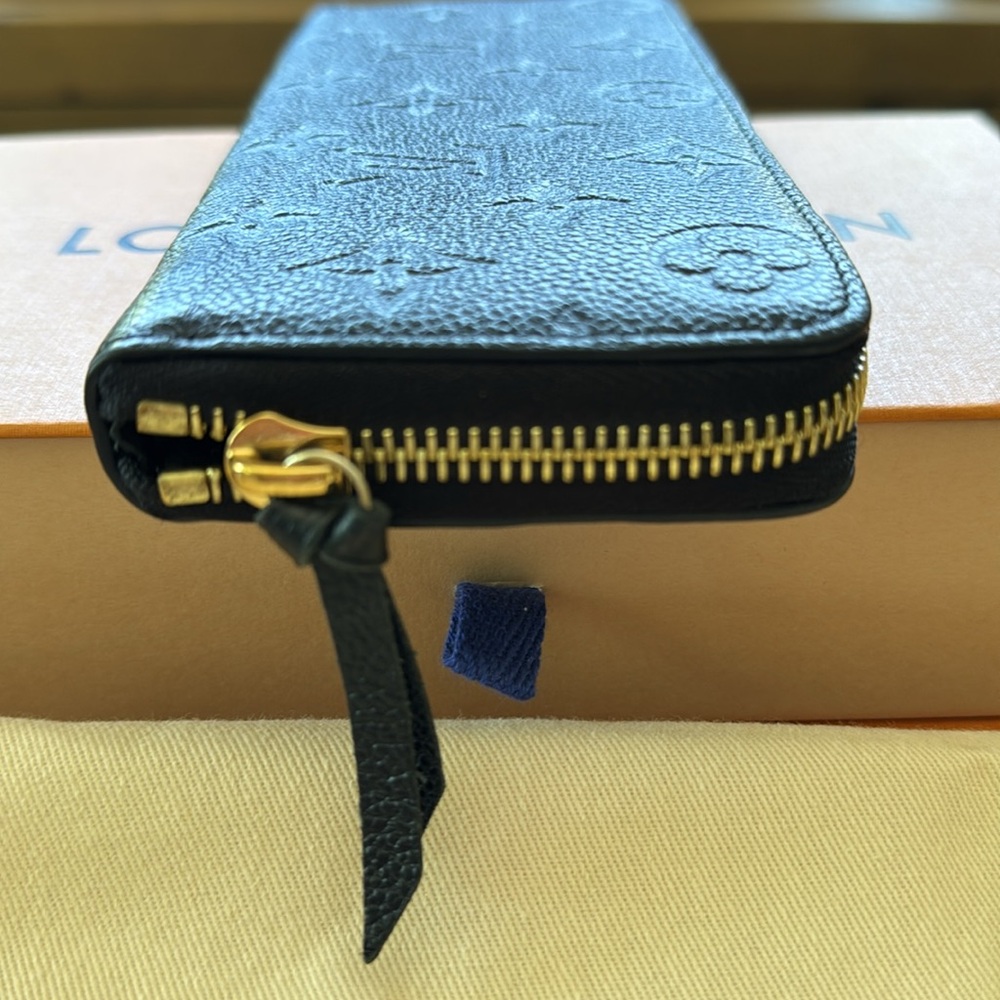 Louis Vuitton Black Clemente Empreinte Leather Wallet - Authentic - Picture 4 of 12